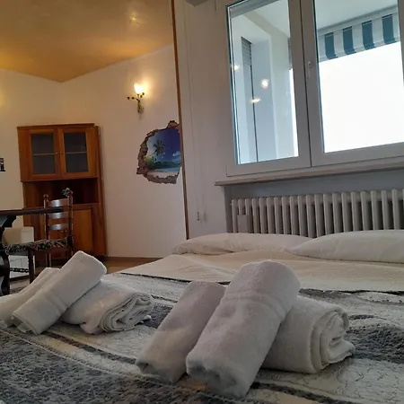 Attico Confortevole Vicino A Venezia E Padova Apartment *